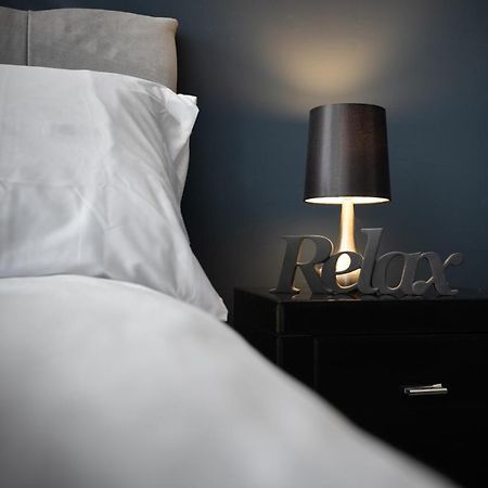 Boutique Family Apartment In Celebrity Village. Barnt Green Eksteriør bilde