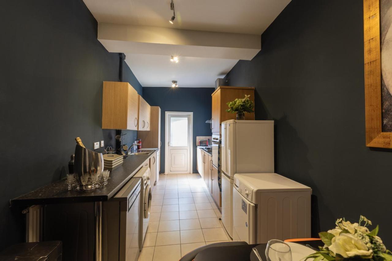Boutique Family Apartment In Celebrity Village. Barnt Green Eksteriør bilde
