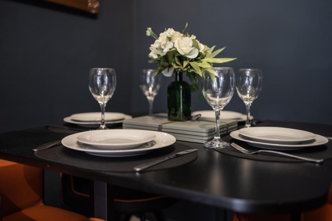Boutique Family Apartment In Celebrity Village. Barnt Green Eksteriør bilde